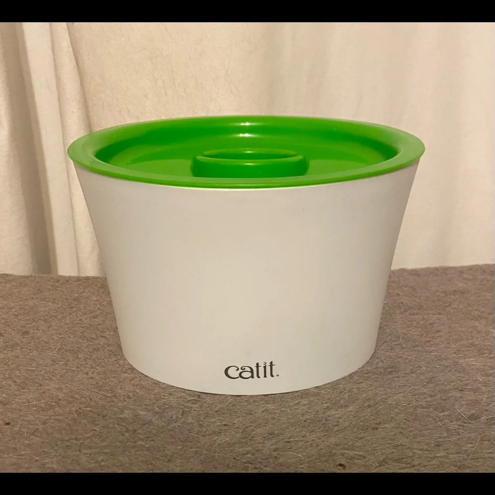 EUC - Catit Muti feeder slow feeder bowl